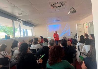 Àngels Roca, dando una parte de la ponencia