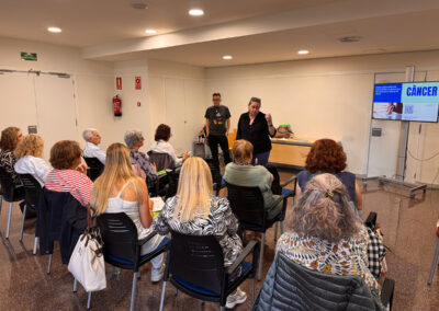 Rosa Villanueva y Jordi en la jornada de pacientes del Forum del Hospital del Mar